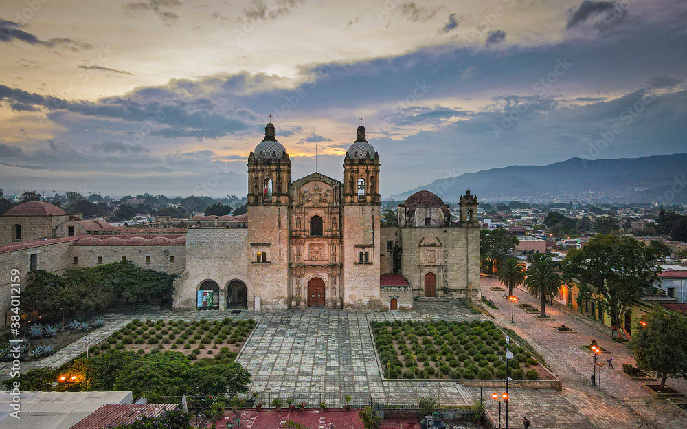 Templo de Santo Domingo de Guzmán in Oaxaca at dusk, seen from above